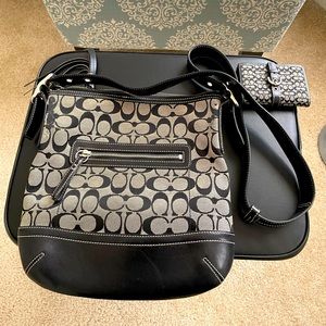 Coach Signature Handbag F0K-9362 plus wallet